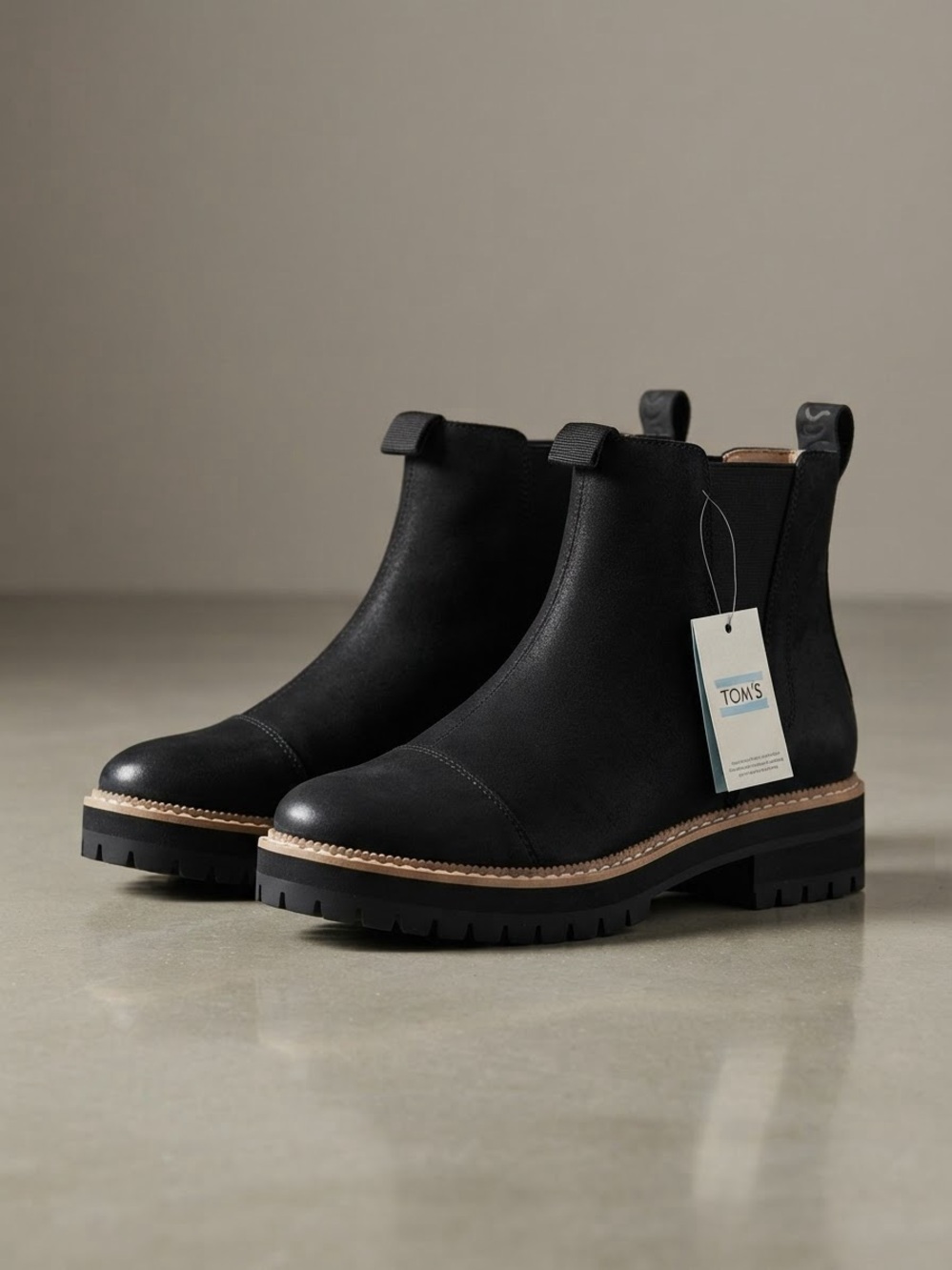 Toms Women's Dakota Boots Size 7 new with tags